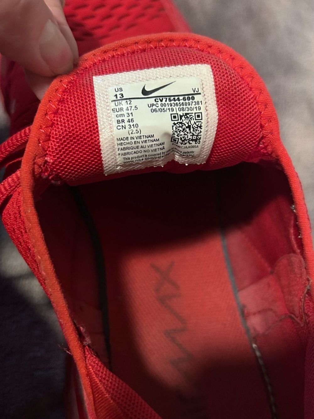 Men’s Nike All-Red Air Max 270 Sneakers - Picture 8 of 8